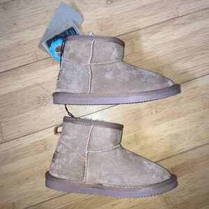 NWT Girls Size 2 Boots Shoes